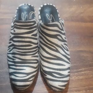 Zebra print mules NWT